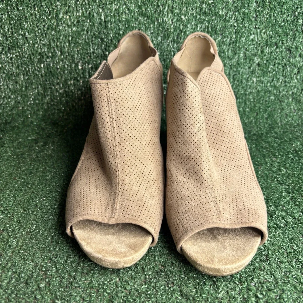 LifeStride HINX Perforated Peep Toe Cork Wedge Sandals Shoes Taupe Womens Sz 11M